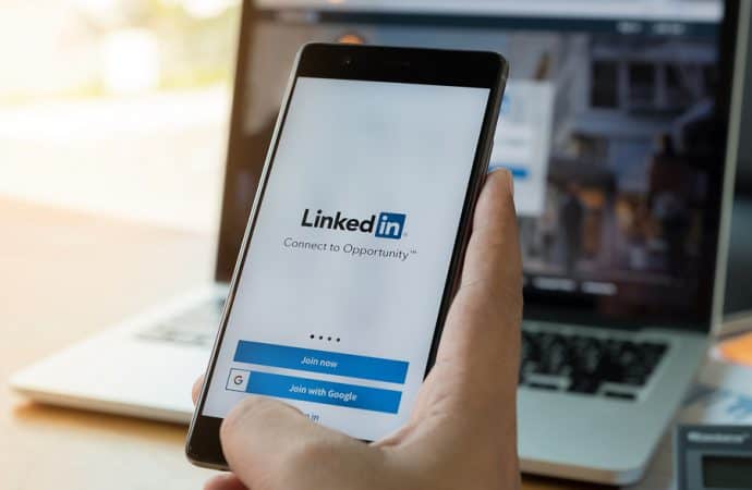 How to Make Your Employees Your #1 LinkedIn Advocates